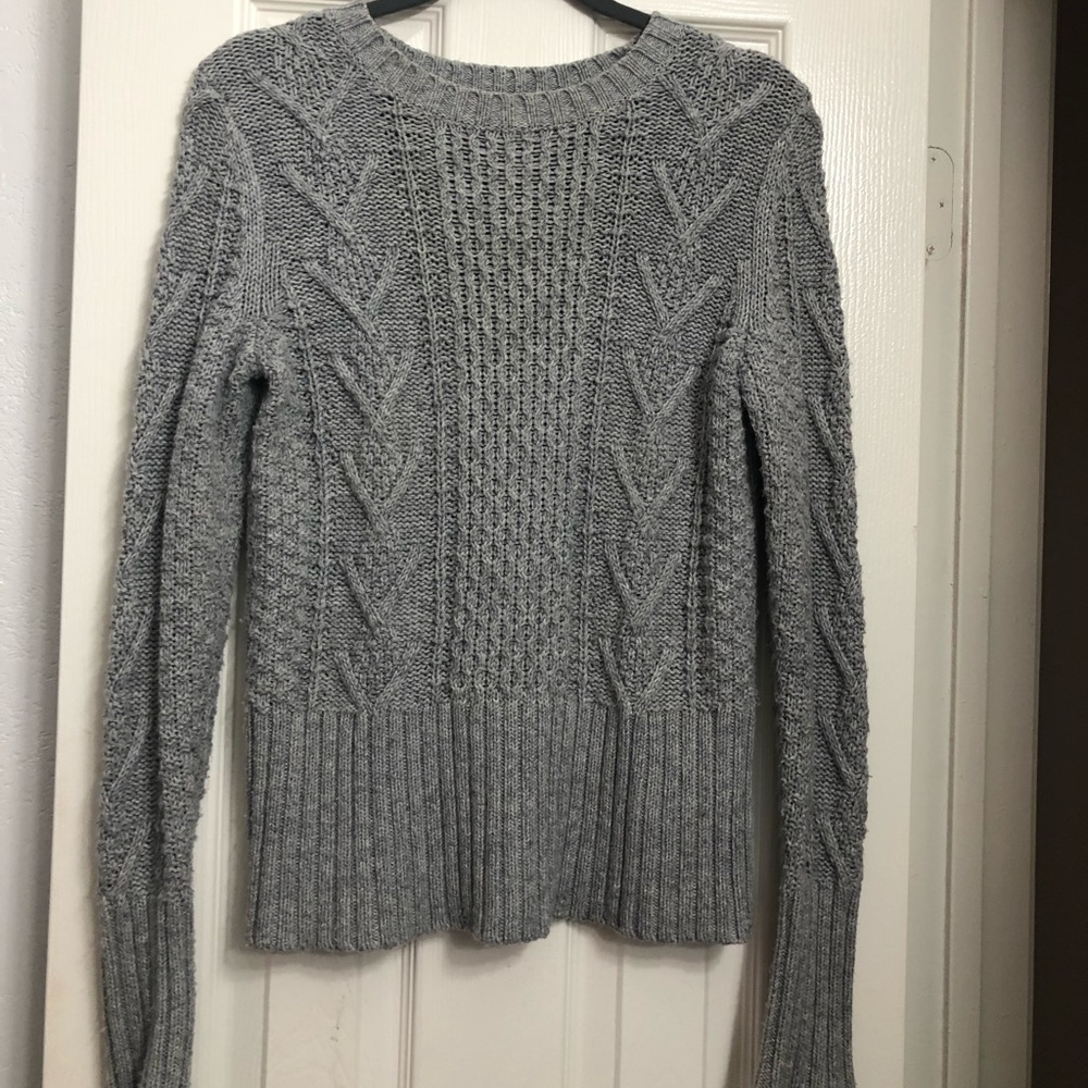 Gap sweater